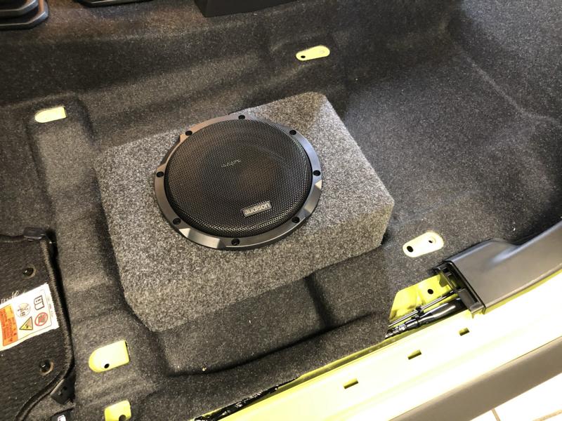 Neue Lautsprecher für den Jimny GJ und HJ - Car & Audio GmbH