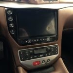Maserati Gran Turismo neues Autoradio / Navigation einbauen