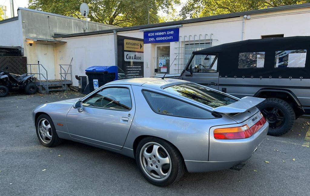 Porsche 928 neue Lautsprecher einbauen